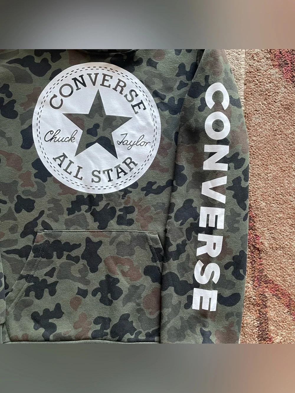 NWT Converse Green Camo Army Hoodie Youth Sz L 12-13 Sports Outdoors School Gorp